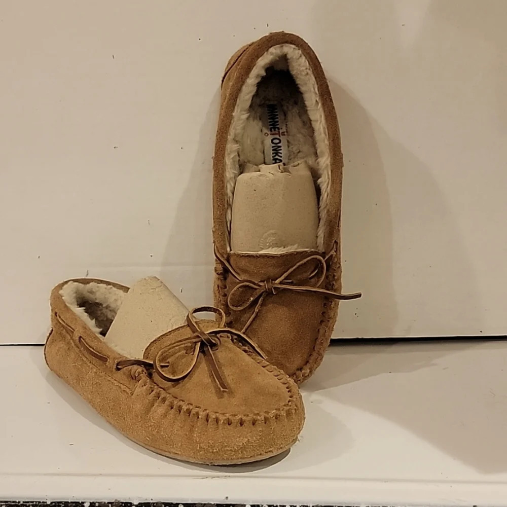 MINNETONKA MOCASSINS - (sz 10)